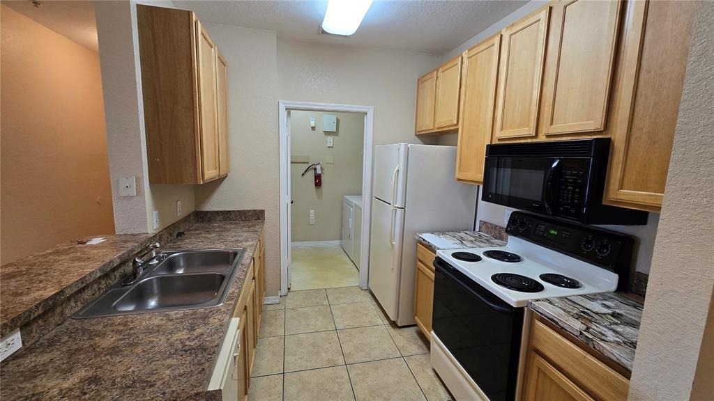 10211 Courtney Palms Boulevard - Photo 5