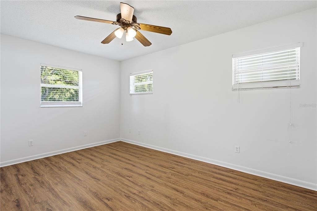 2028 Sussex Road - Photo 15