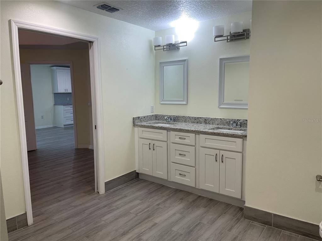 208 Missouri Avenue - Photo 15