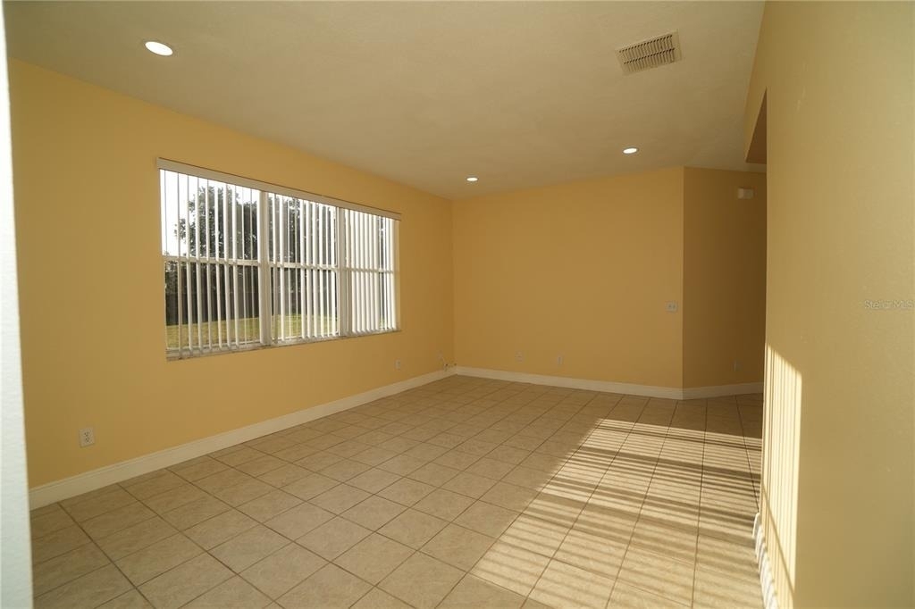 2560 Sage Drive W - Photo 5