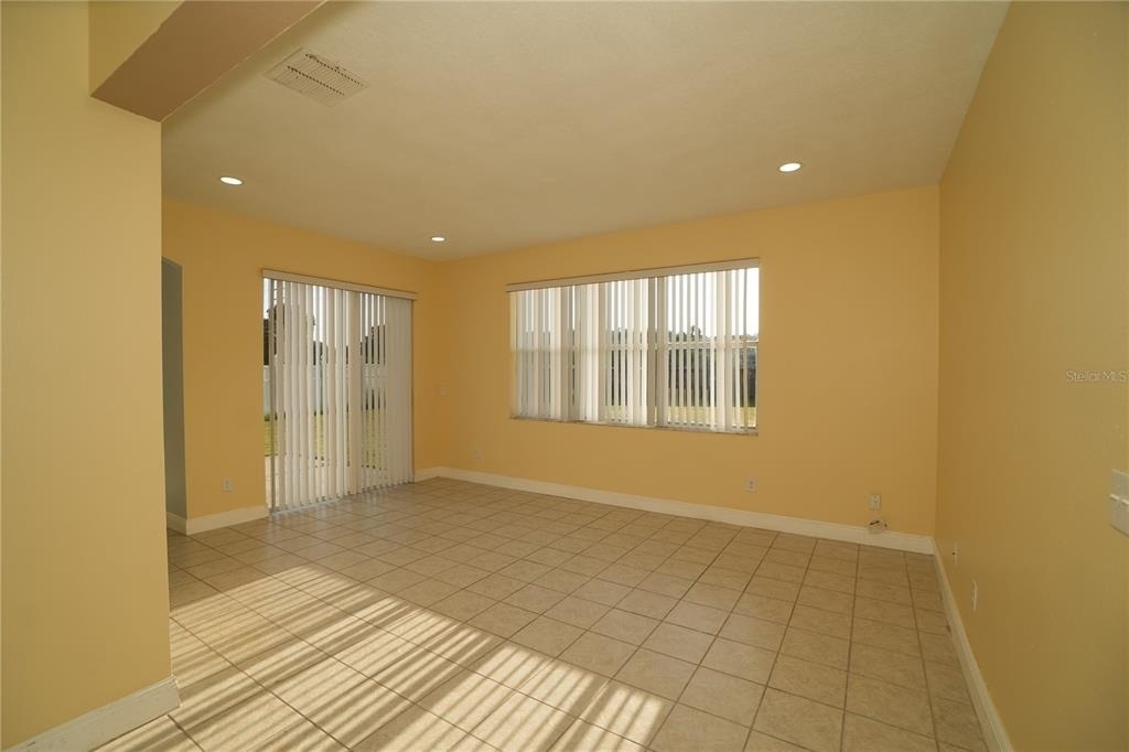 2560 Sage Drive W - Photo 4