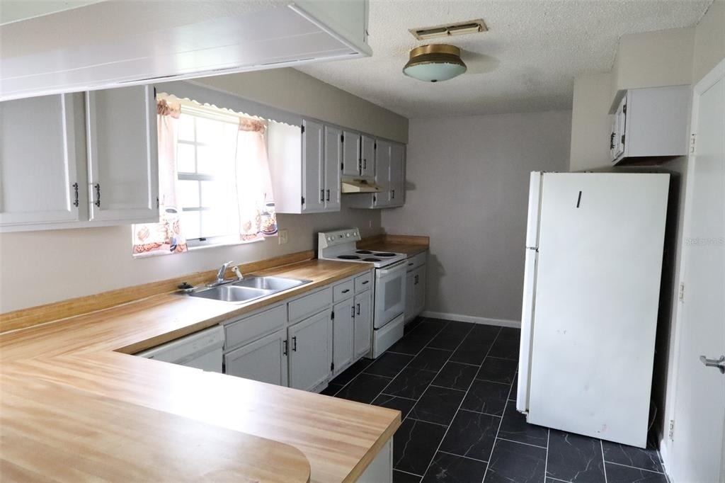 66 Silver Lane - Photo 4