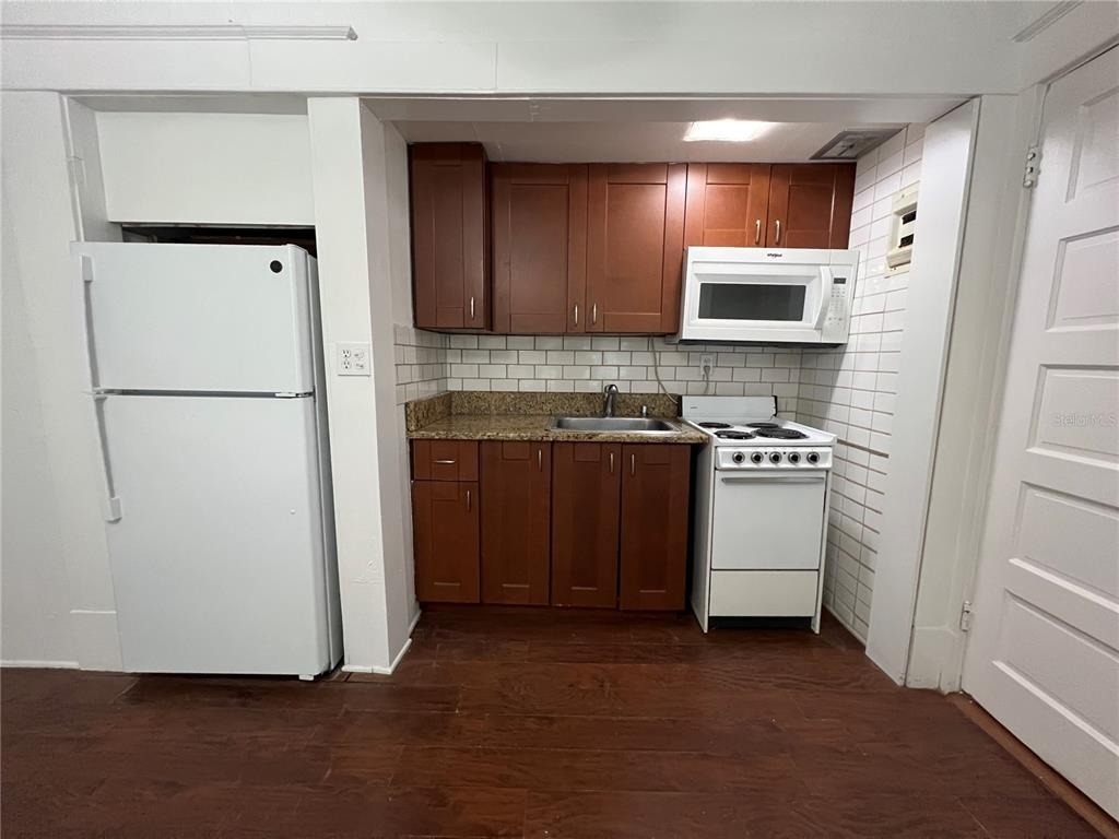 510 E Jackson St - Photo 2