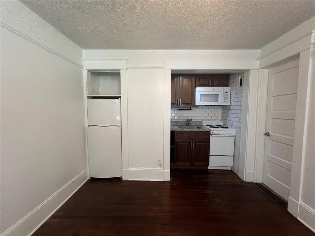 510 E Jackson St - Photo 2