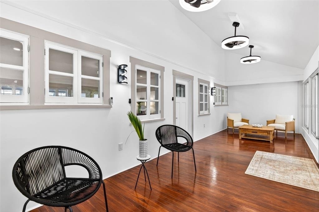 1330 Cherry Street Ne - Photo 3
