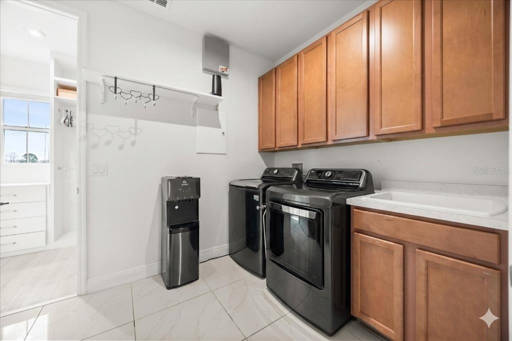 8109 Ludington Circle - Photo 38