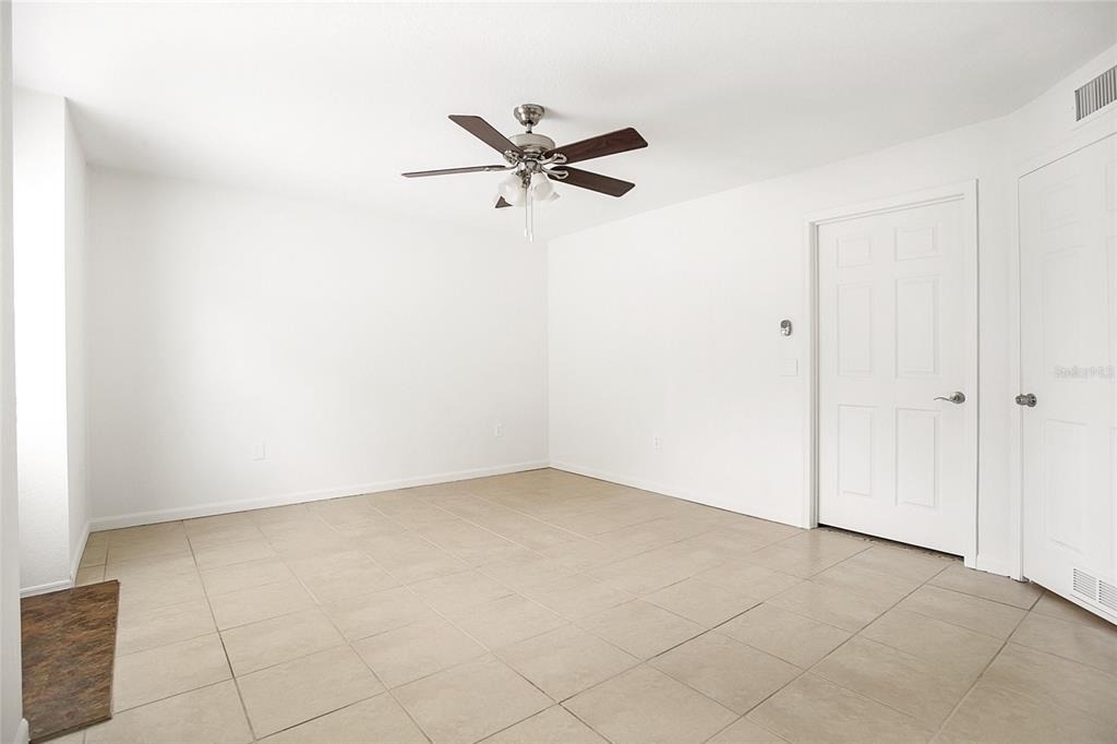 13815 Fairway Island Drive - Photo 10