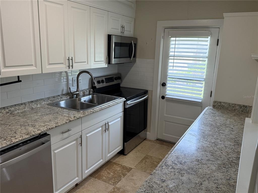 534 W Osceola Street - Photo 10