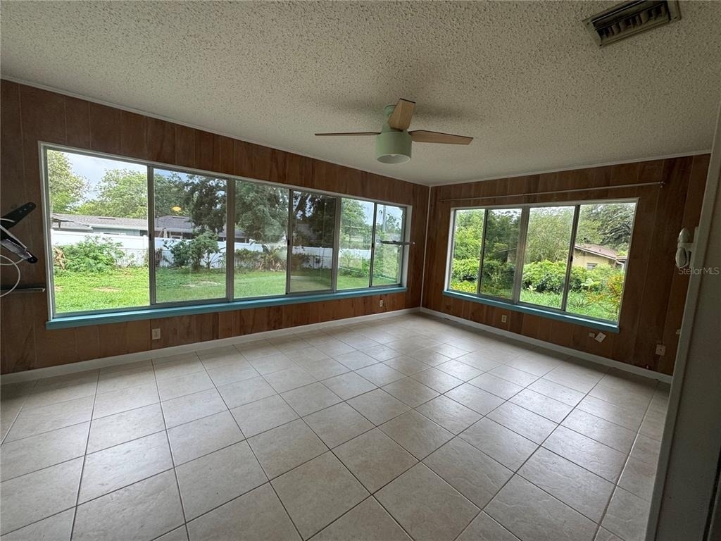 1079 Seminole Street - Photo 2