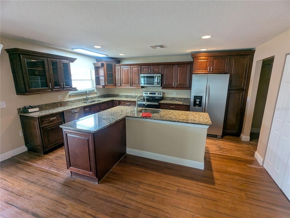 1628 Strthmore Circle - Photo 4