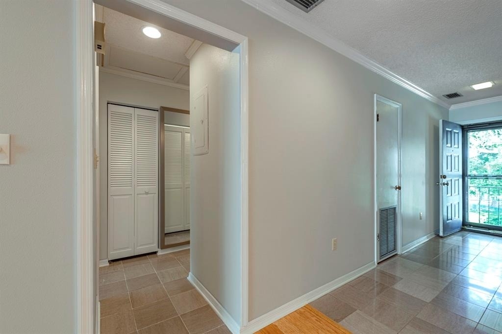 110 N Tremain Street - Photo 1