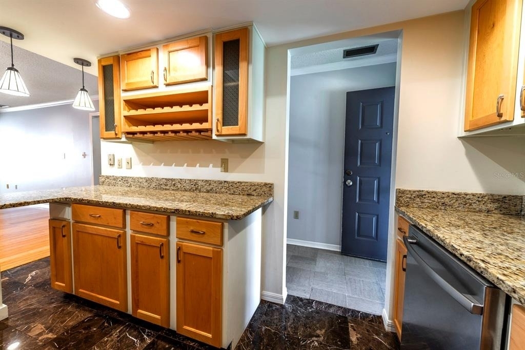 110 N Tremain Street - Photo 4