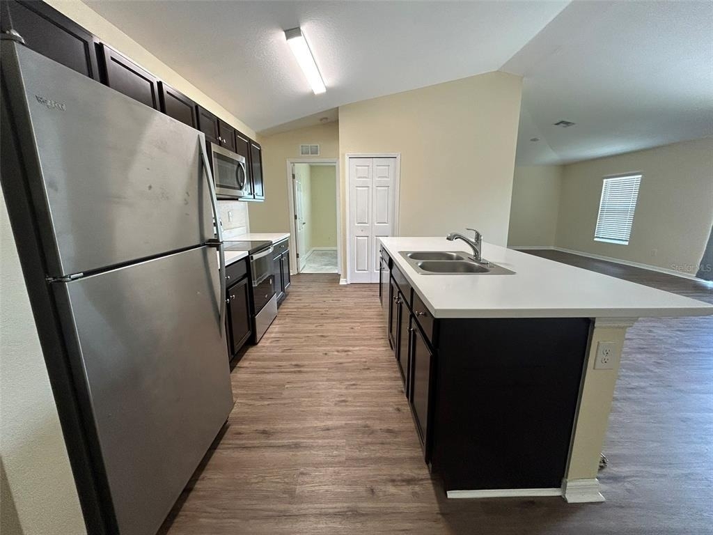 22480 La Guardia Avenue - Photo 3