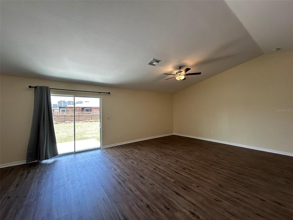 22480 La Guardia Avenue - Photo 8