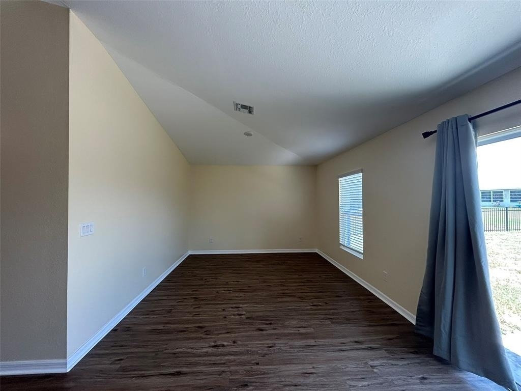 22480 La Guardia Avenue - Photo 9