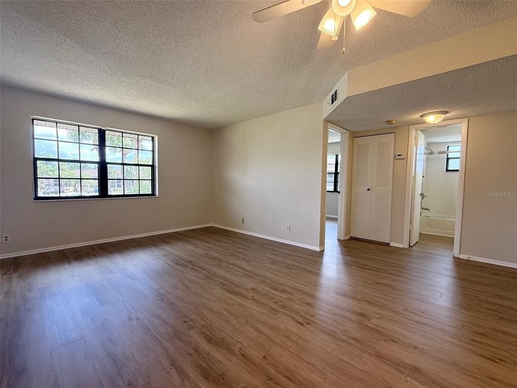 19505 Quesada Avenue - Photo 3