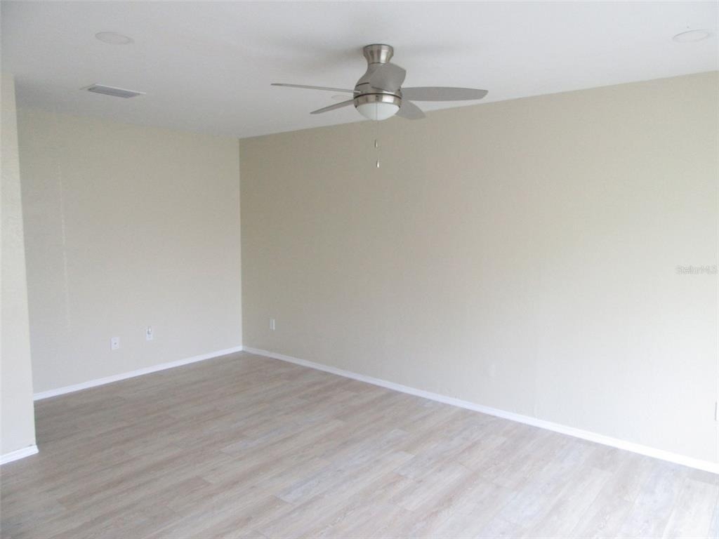 23029 Alabaster Avenue - Photo 3