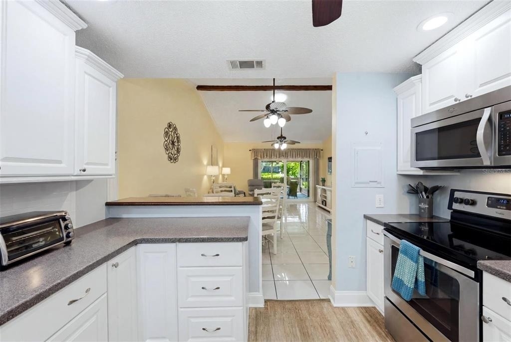 3663 Longmeadow - Photo 10