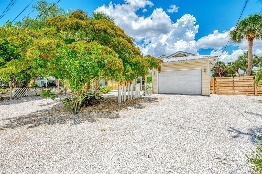 5253 Avenida Del Mare - Photo 1