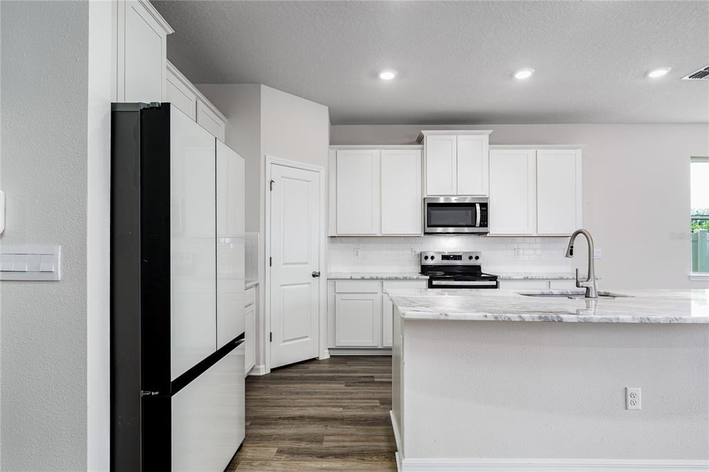 10622 Eustis Drive - Photo 4