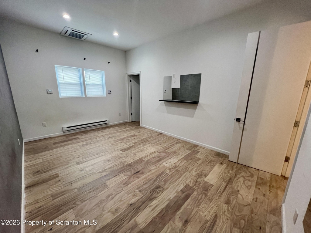 383 E Saylor Avenue - Photo 4