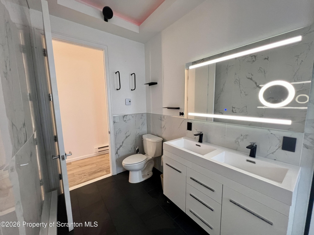 383 E Saylor Avenue - Photo 7