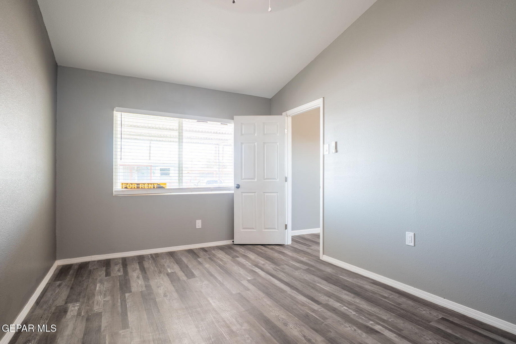 8335 Roseway Drive - Photo 8
