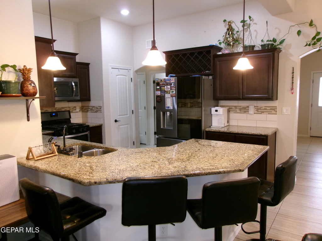 824 Caterick Street - Photo 11