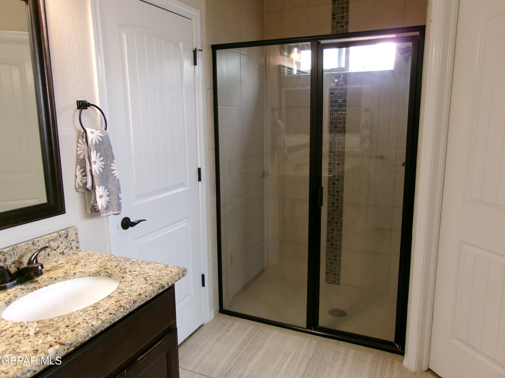 824 Caterick Street - Photo 24