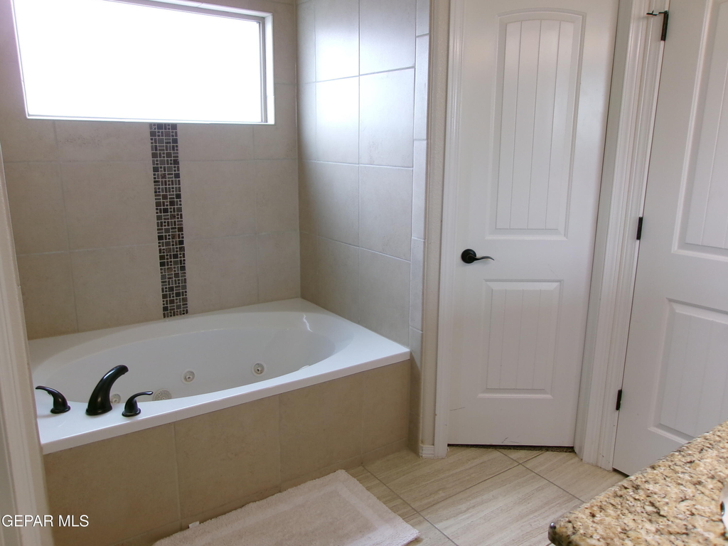 824 Caterick Street - Photo 22