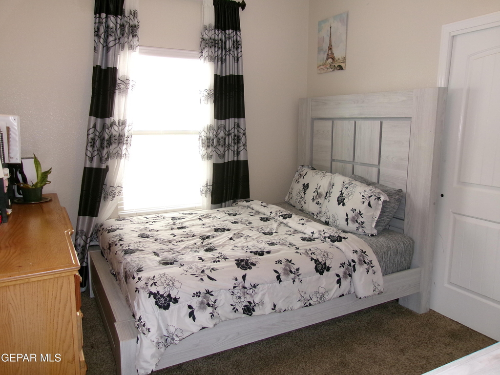 824 Caterick Street - Photo 18