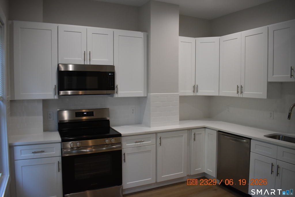 402 Main Street - Photo 2