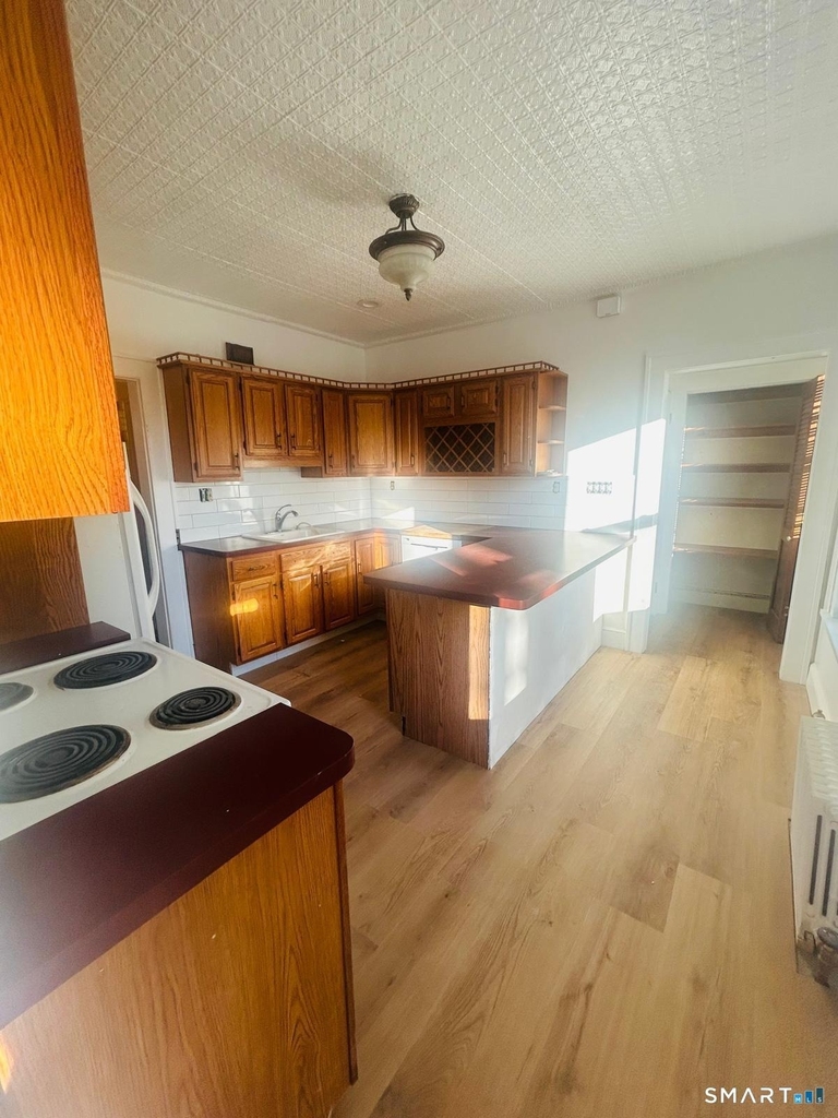 24 Monroe Street - Photo 6