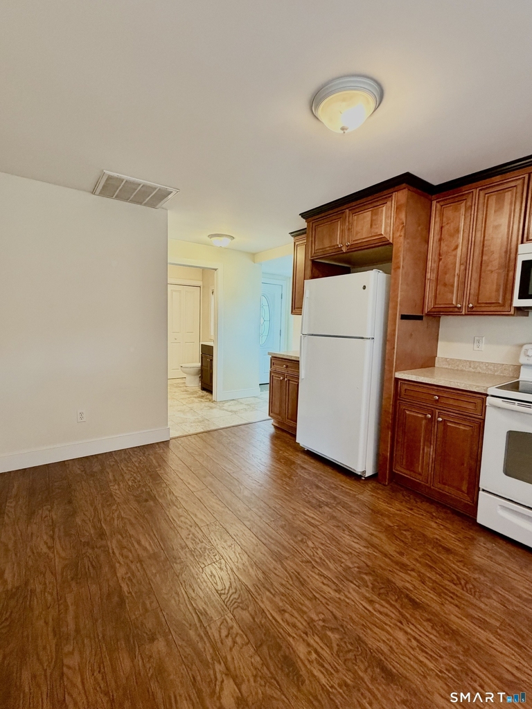 18 Center Street - Photo 4