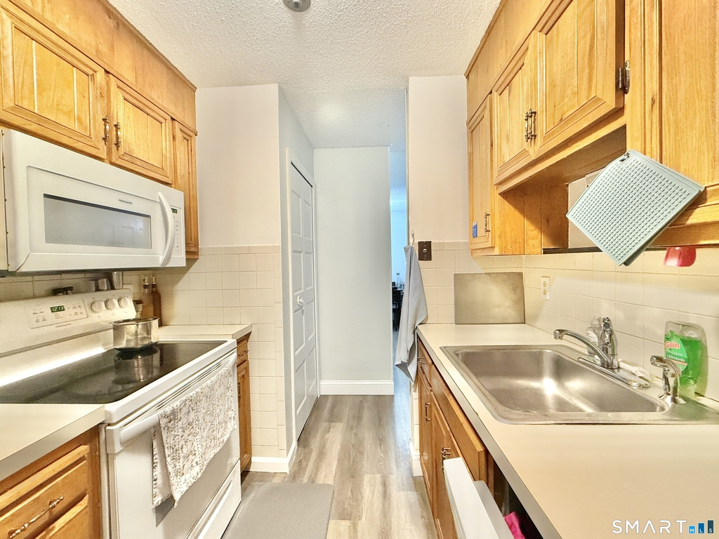 34a Padanaram Road - Photo 2