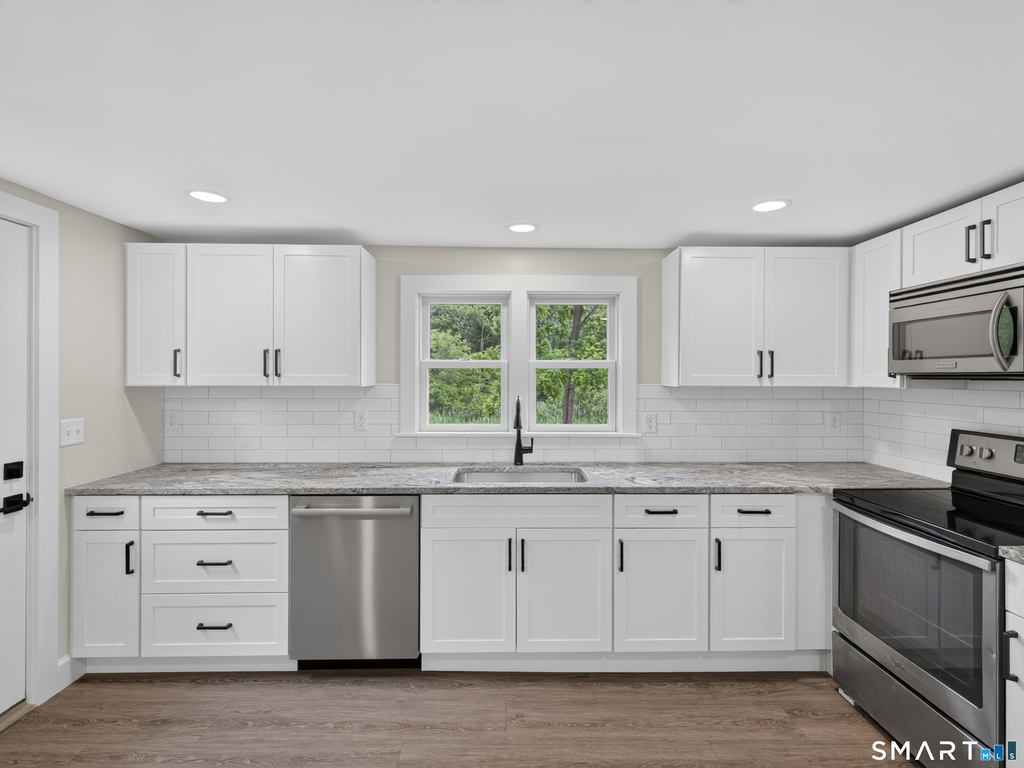 1039 North Road - Photo 8
