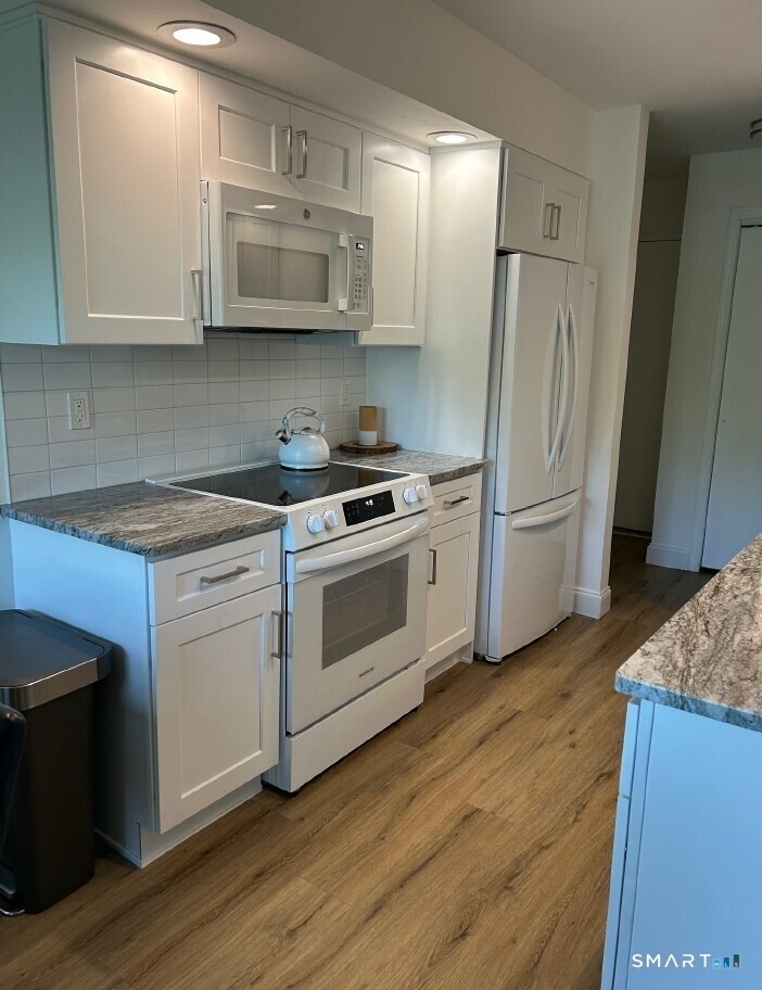 6 Canterbury Court - Photo 3
