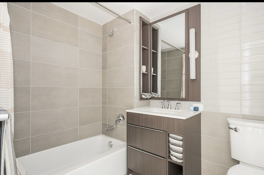 975 Nostrand Avenue - Photo 4