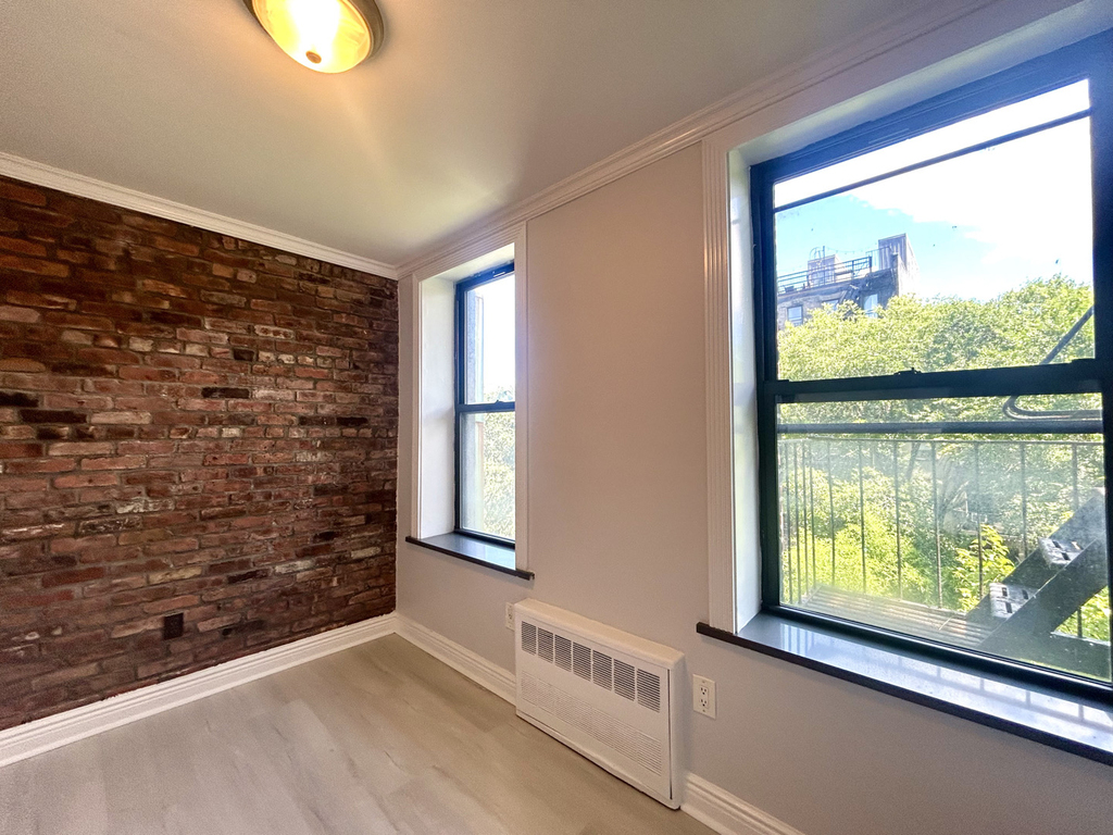 East 5th Street - Photo 2