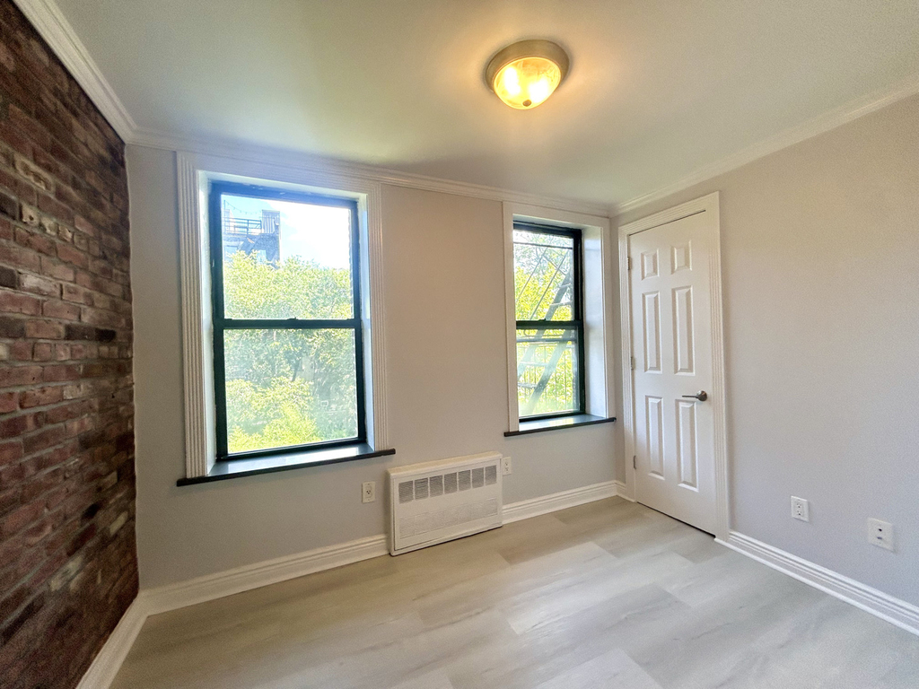 East 5th Street - Photo 3