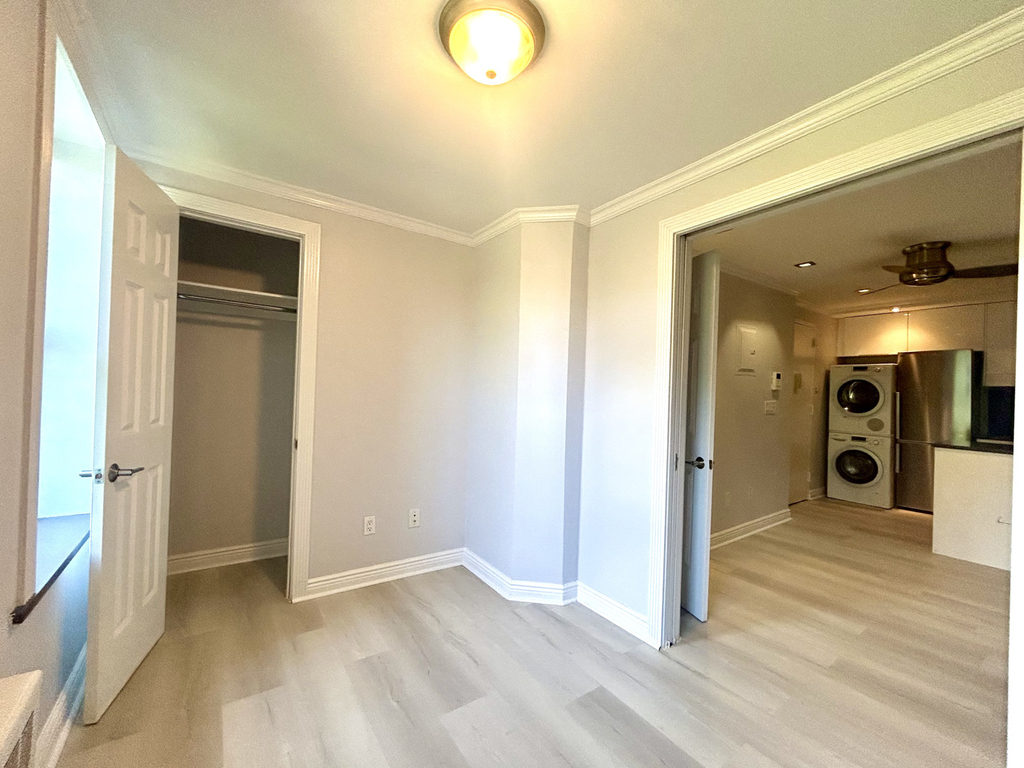 East 5th Street - Photo 4