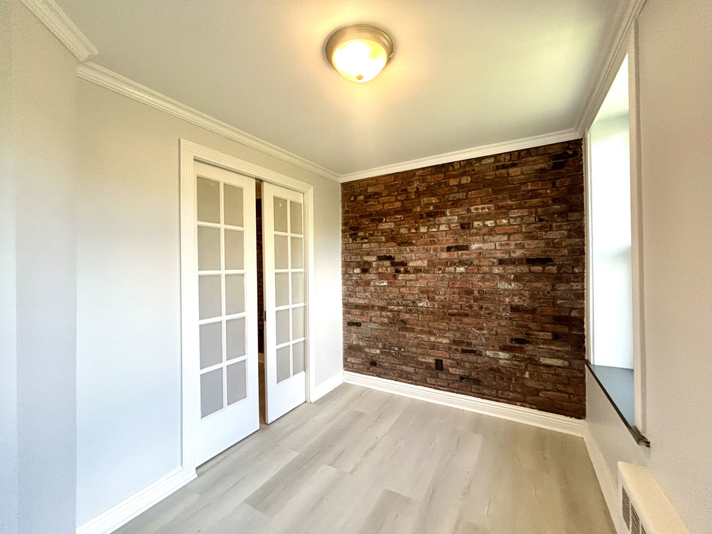 East 5th Street - Photo 5