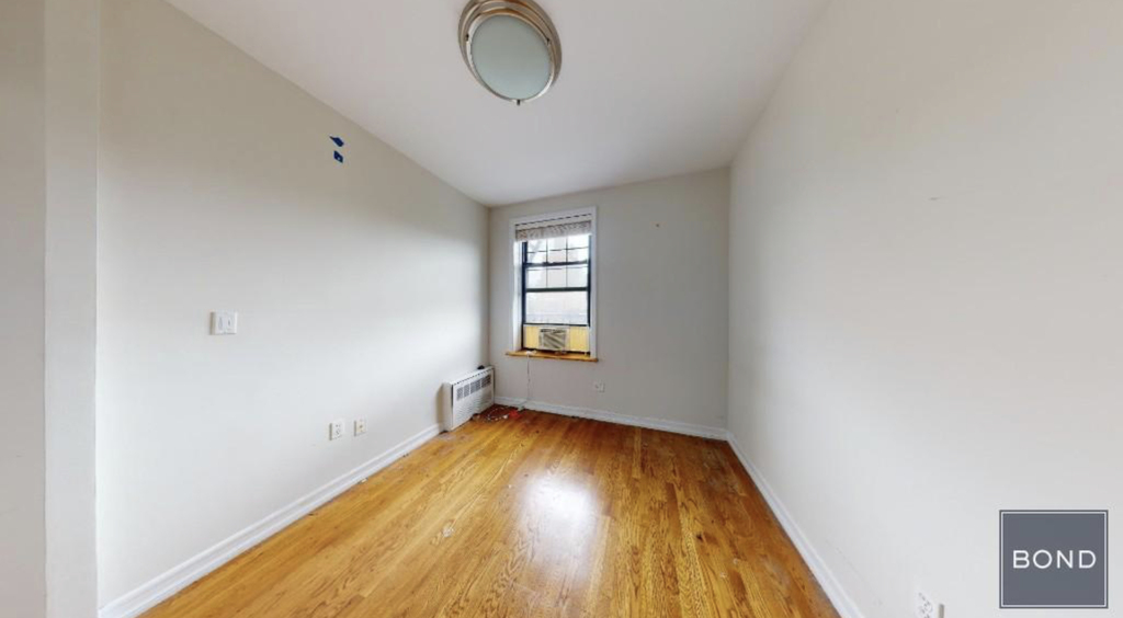 240 Waverly Place - Photo 3