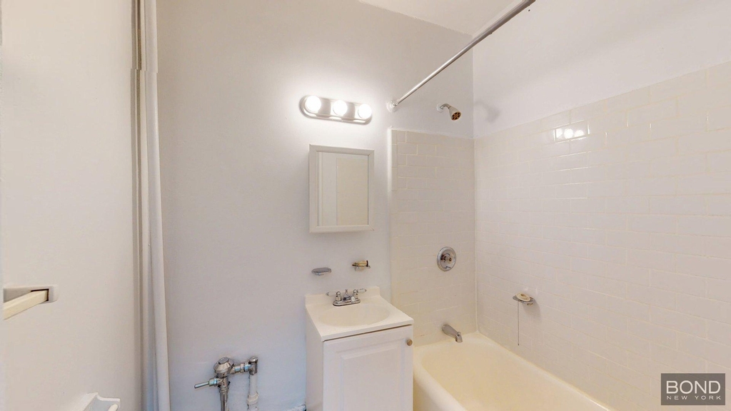 401 East 58th Street - Photo 3