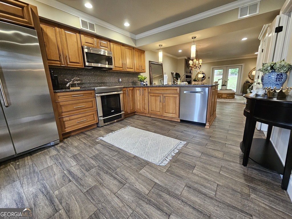 1085 Holly Drive - Photo 2