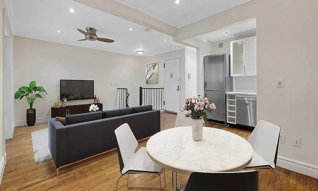 322 West 14th Street - Photo 1