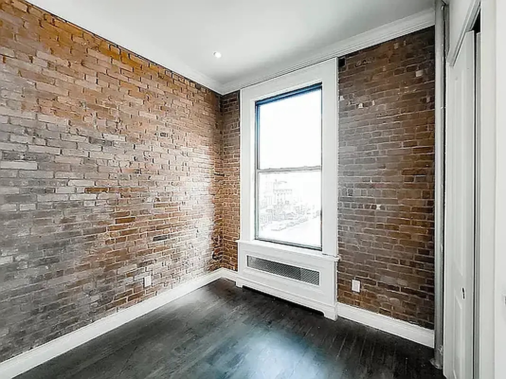 350 3rd Avenue - Photo 3