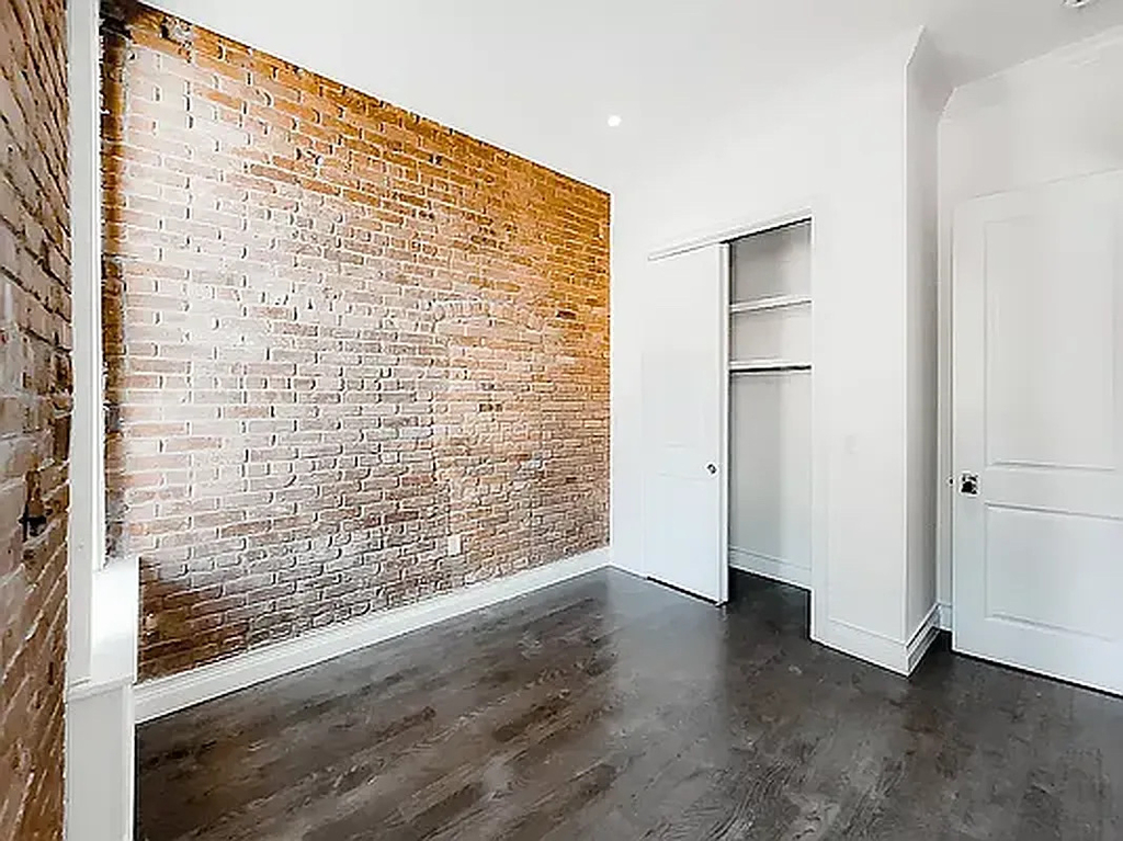 350 3rd Avenue - Photo 2