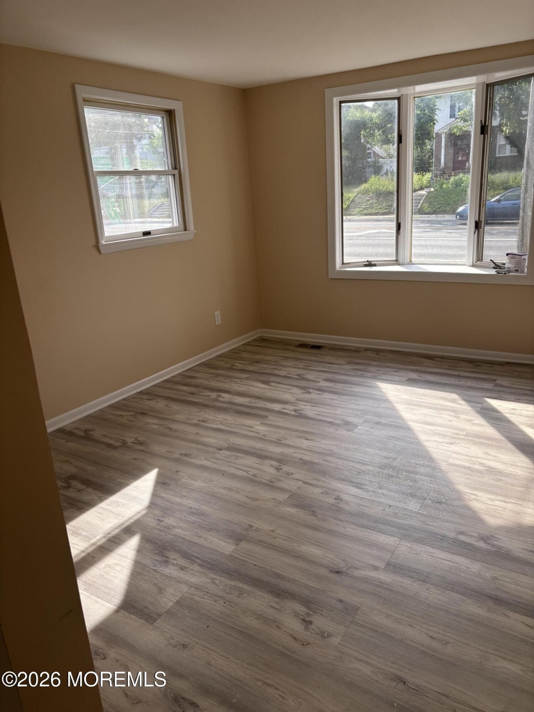 273-275 Main Street - Photo 9