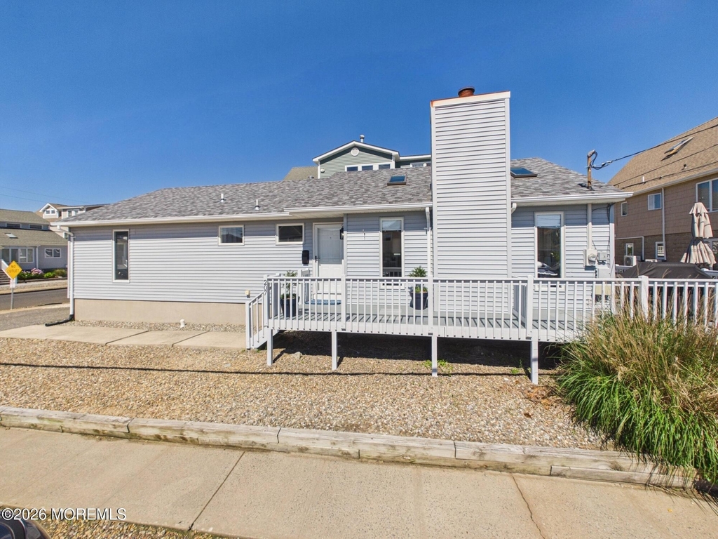 207 4th Avenue - Photo 1